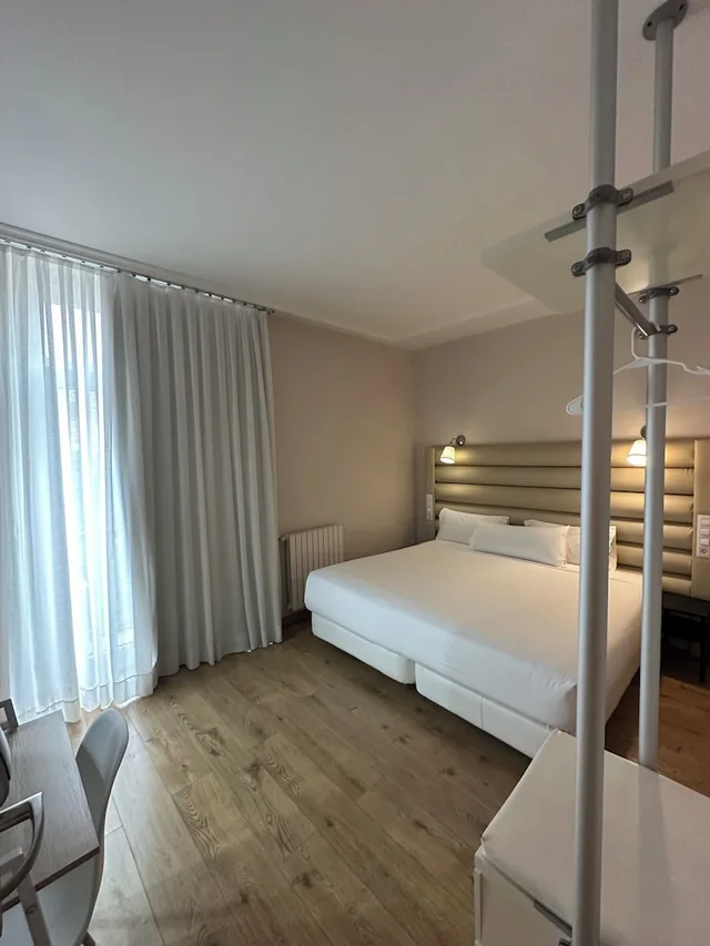 غرفة قياسية بسرير مزدوج، Hotel Pilar Plaza Zaragoza 9/10