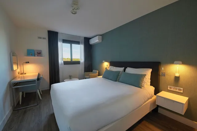 1 Bedroom, Comfort, Twin Beds, Hill View، Hotel Saint Aygulf 2/3
