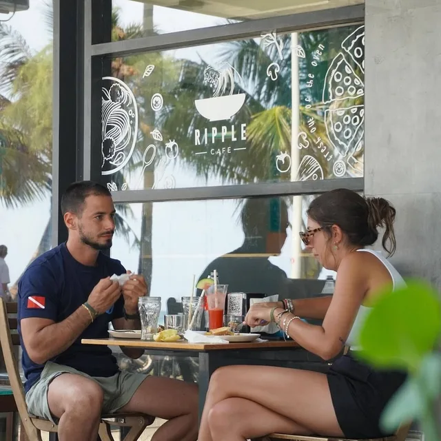 Ripple Beach Inn، Male 8/50