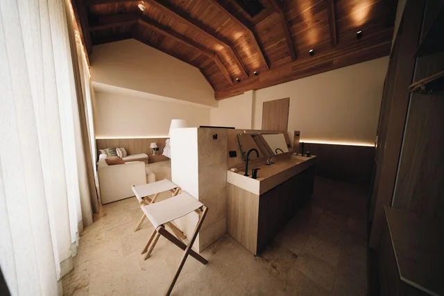 جناح سيغنتشر بشرفة، Hotel Osh Getsemani 10/10