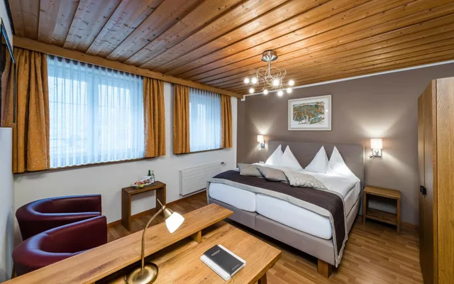 Superior, Double Bed, ROMANTIK HOTEL STERN 1/10