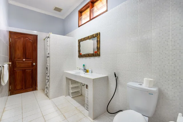 بنغل بسرير كينج، Bon Nyuh Bungalows 4/7