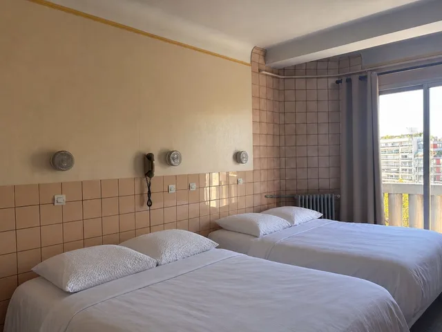 غرفة عائلية بسريرين مزدوجين، Hotel de la Comete 1/6