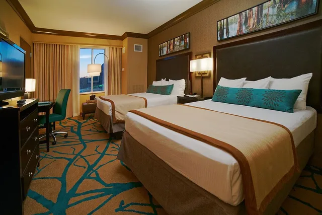 غرفة قياسية بسريرين كوين، Riverwalk Casino Hotel 1/2