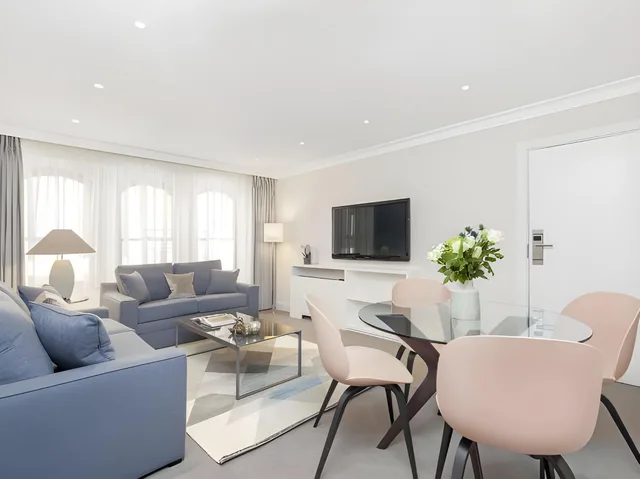 شقة تنفيذية، Mayfair House 3/3