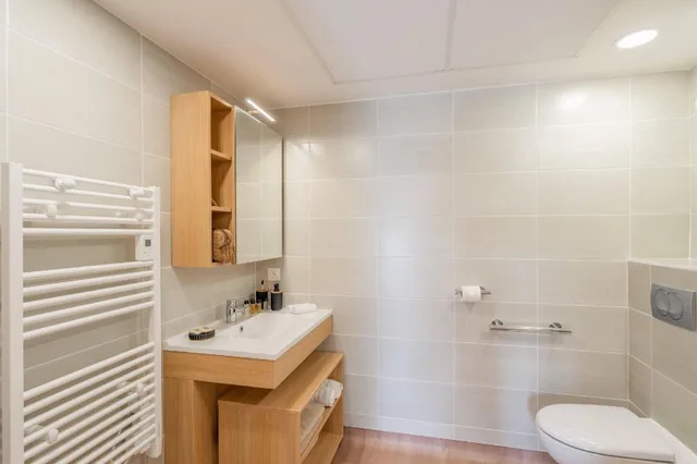 Upgrade, Queen Bed، Quality Aparthotel Villefontaine 3/5