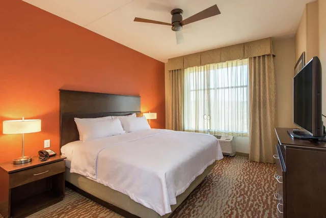 جناح بسرير كينج مع أريكة لذوي الإعاقة، Homewood Suites By Hilton Boston Marlborough 2/4