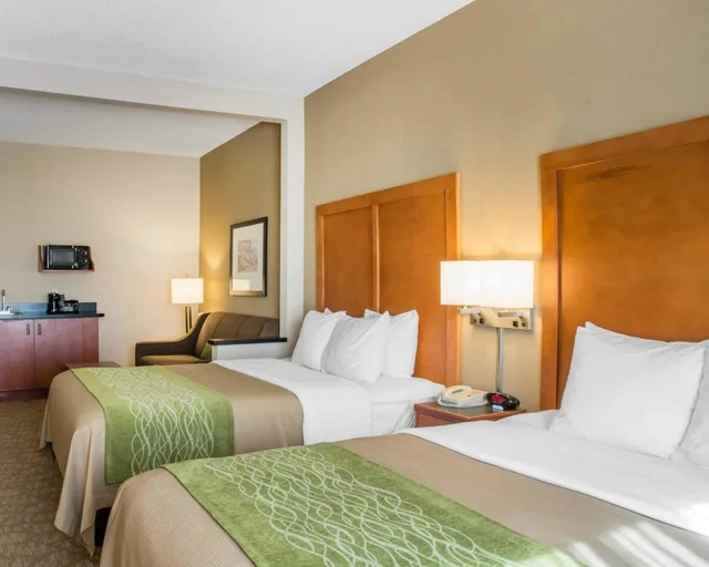 غرفة قياسية بسريرين كوين، Comfort Inn And Suites West Chester 2/4