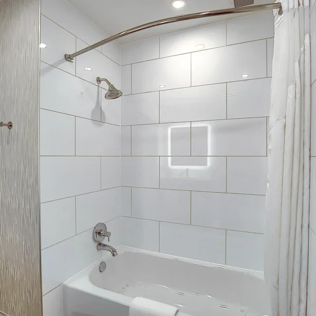 غرفة قياسية بسرير كينج وسريرين كوين، Holiday Inn Express Suites Calgary Airport Trail Ne 9/10