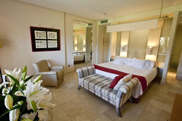 East, Suite, King Bed, Jetted Tub، Rio Real Golf Hotel 2/7
