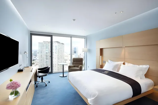 Deluxe, King Bed, New Wing, Corner، Eldis Regent Hotel 1/2