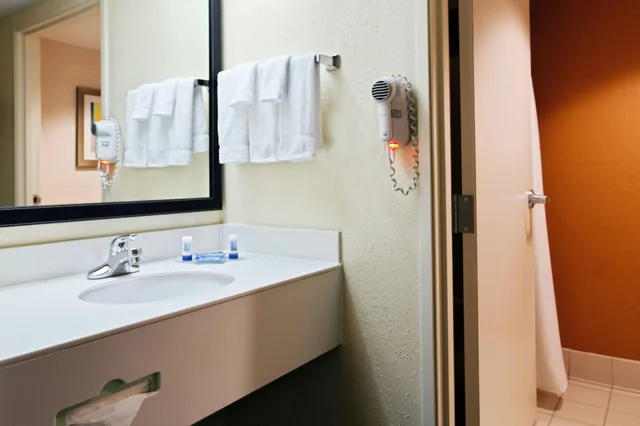 غرفة بسريرين كوين، Fairfield Inn Suites Charlotte Arrowood 2/2