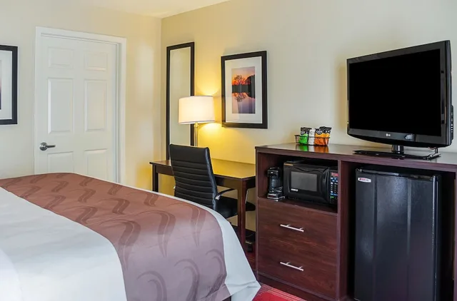 Standard, King Bed, Quality Inn Vicksburg 7/10