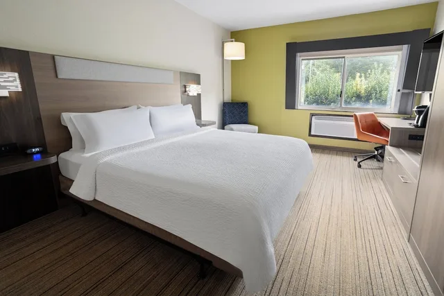 غرفة قياسية بسرير كينج، Holiday Inn Express Stony Brook-Long Island 2/5