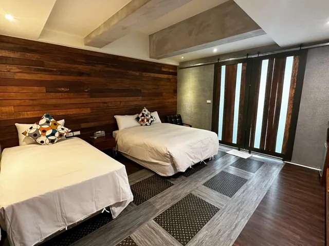 غرفة ثلاثية بسرير مزدوج وسرير فردي، Mz1090 B&B 1/1