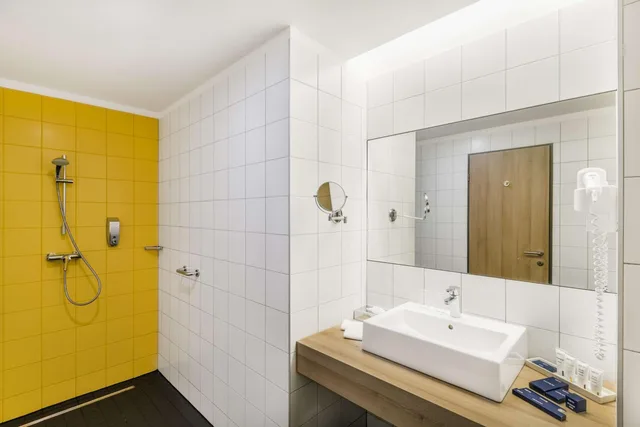 جناح، Park Inn By Radisson Budapest 6/8