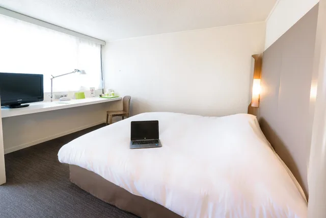 غرفة قياسية بسرير مزدوج، Hotel Campanile Toulouse Nord Sesquieres 2/4