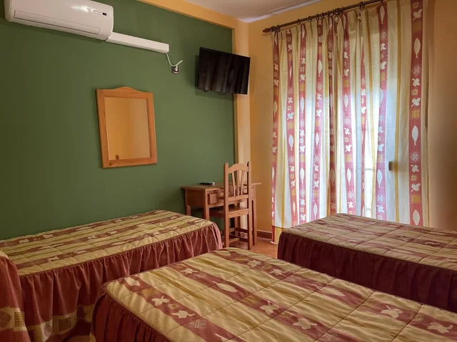 Room, Triple, 3 Beds, Quentar Hotel 2/4