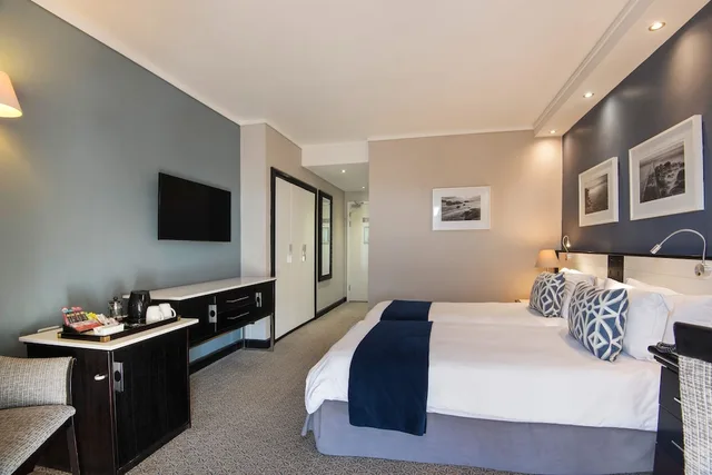 غرفة تنفيذية بسريرين منفصلين، The Commodore Hotel 3/8