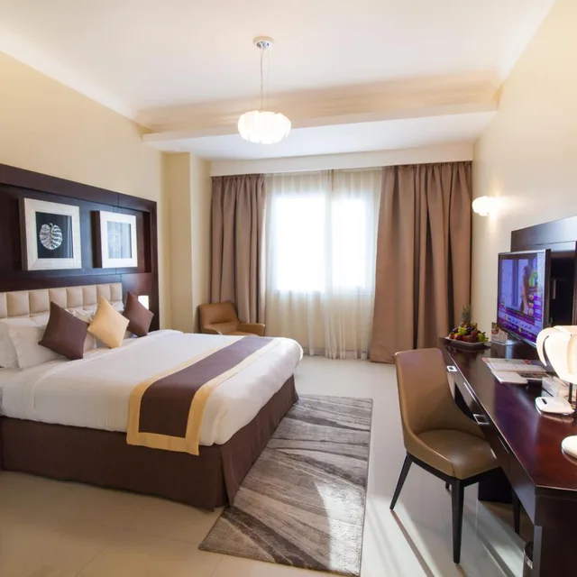 غرفة ديلوكس بسرير كينج، Premier Hotel 2/7