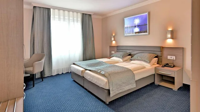 غرفة سوبيريور بسرير مزدوج، St. Joseph Hotel 3/8