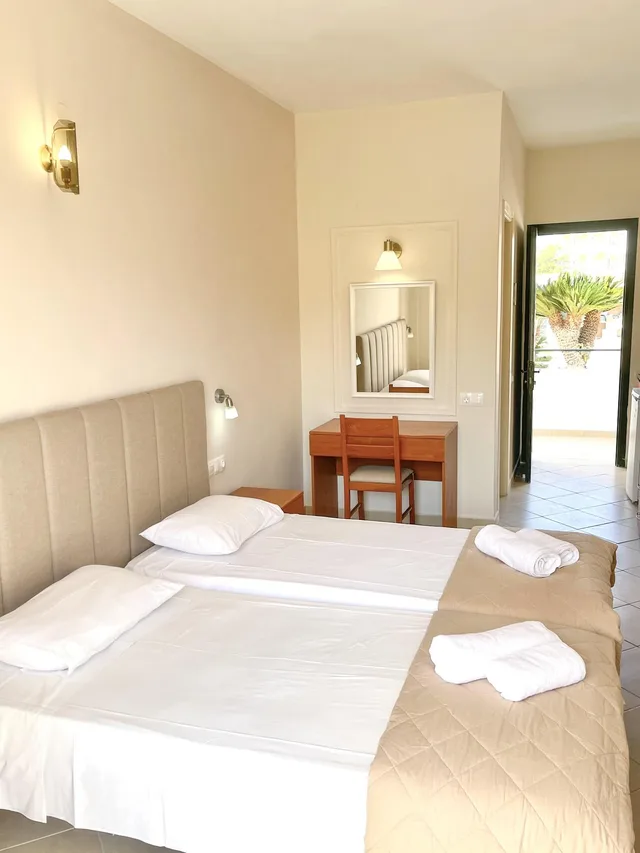 استوديو ثلاثي، Oasis Beach Club 1/2