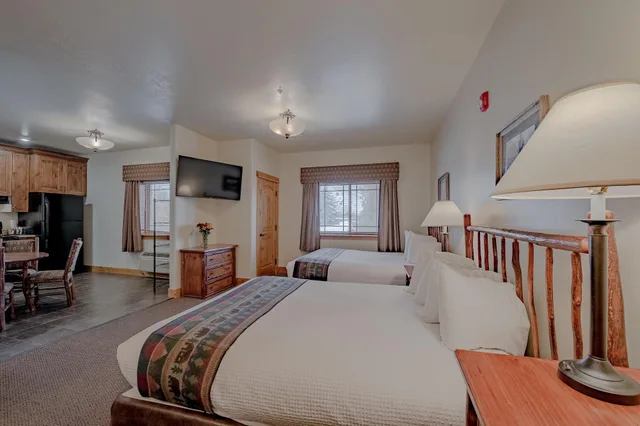 غرفة عائلية، Cowboy Village Resort 2/2