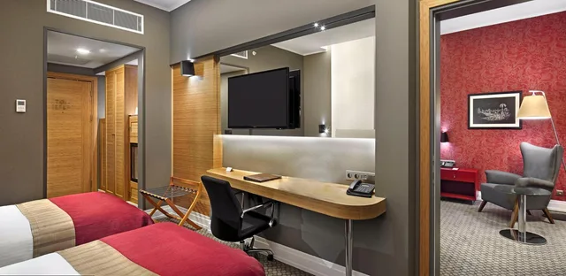 غرفة سوبيريور بسريرين منفصلين بإطلالة على المدينة، Ramada Plaza by Wyndham Eskisehir 5/8