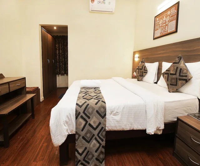 غرفة سوبيريور بسرير كوين، West End Hotel 5/7