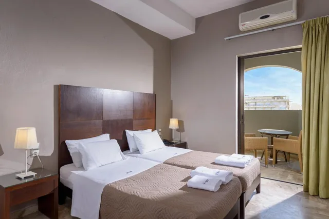 غرفة ثلاثية، Vanisko Hotel 9/9