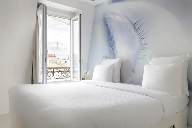 جناح جونيور، Hotel Maison Lenoir 3/9