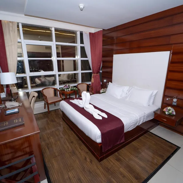 Executive, Suite, Queen Palace Hotel 2/10