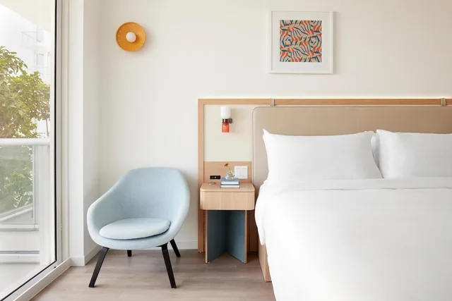 Room, King Bed, Balcony, Arlo Wynwood 4/7