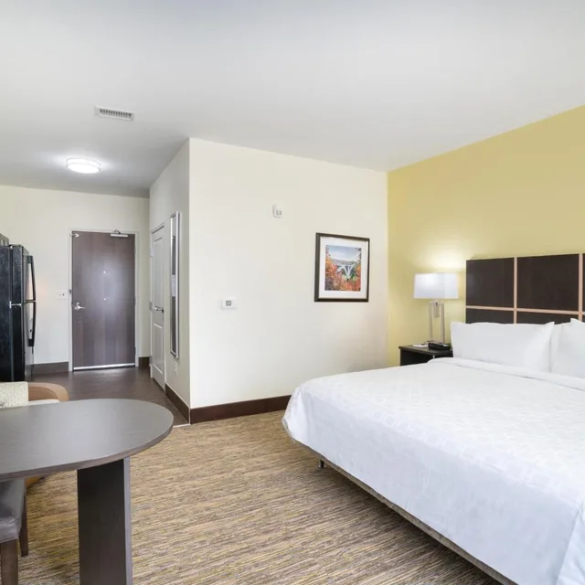 غرفة بسرير كينج لذوي الإعاقة، Candlewood Suites Nashville - Franklin 2/9