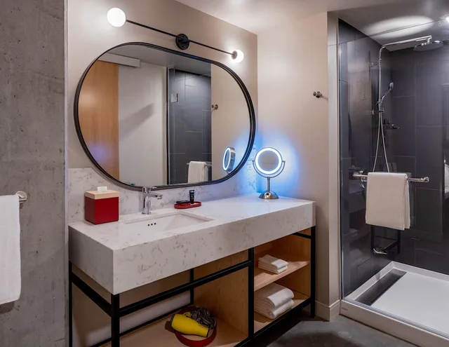 Room, King Bed, Accessible, Hyatt Centric Downtown Portland 4/5