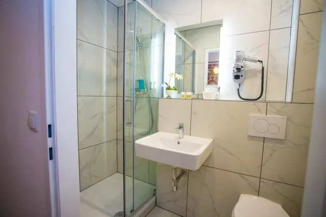 Classic, Double Bed, Pension Central 4/4