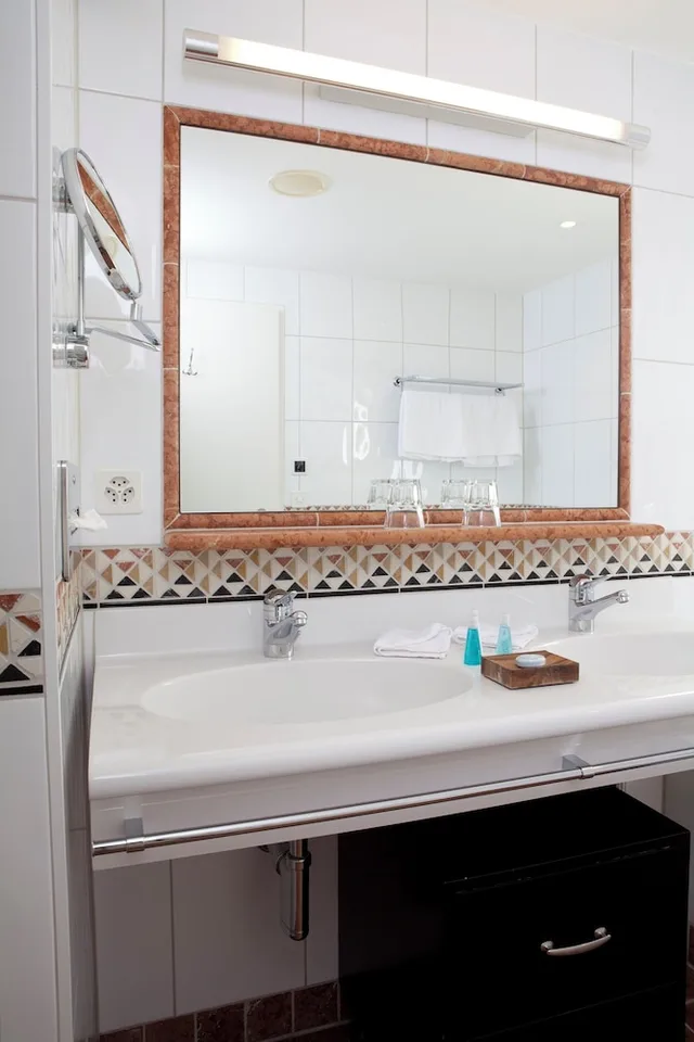 غرفة عائلية بسرير مزدوج، Hotel Saratz 4/5