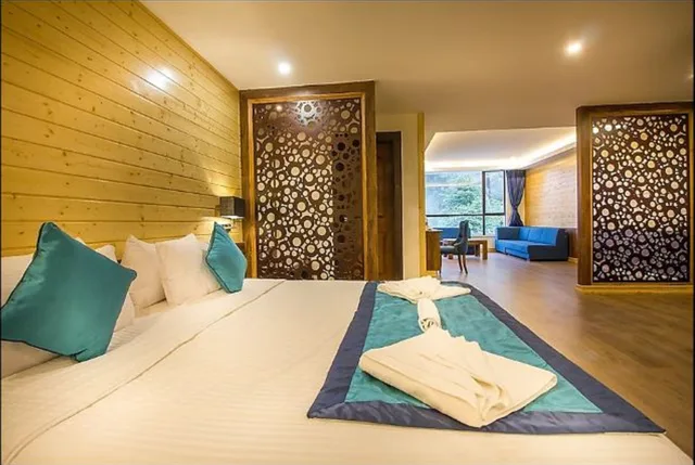 Deluxe, Suite, Double Bed, Yashshree Sanderling 8/10
