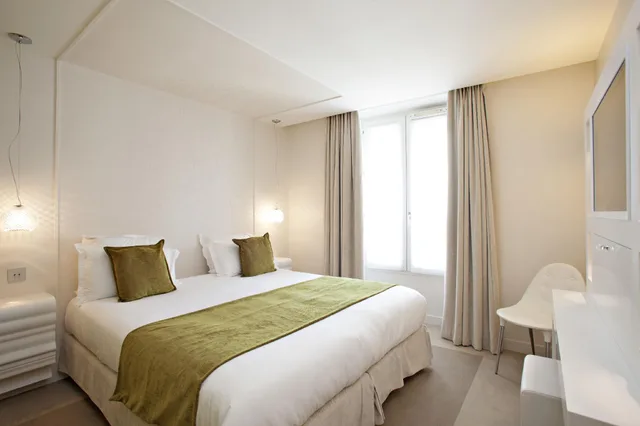 Parisienne, Superior, King and Twin Beds، Hotel Elysee Secret Paris 2/2