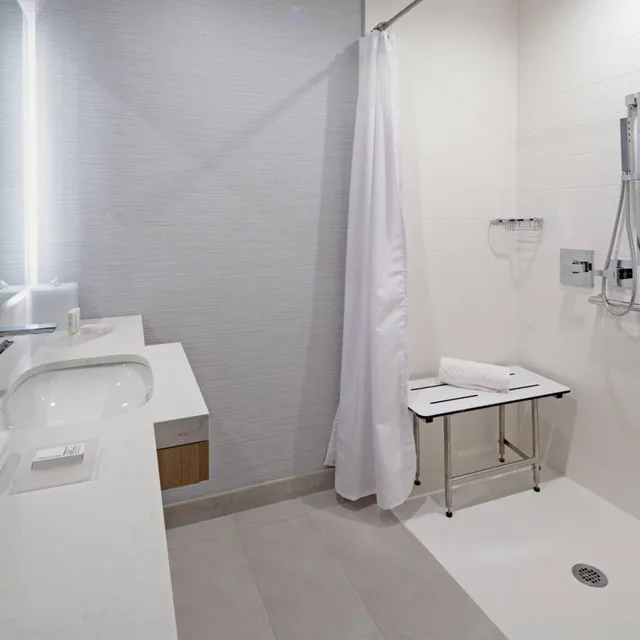 جناح بسرير كينج مع سرير سحّاب إضافي، SpringHill Suites by Marriott Valencia 7/8
