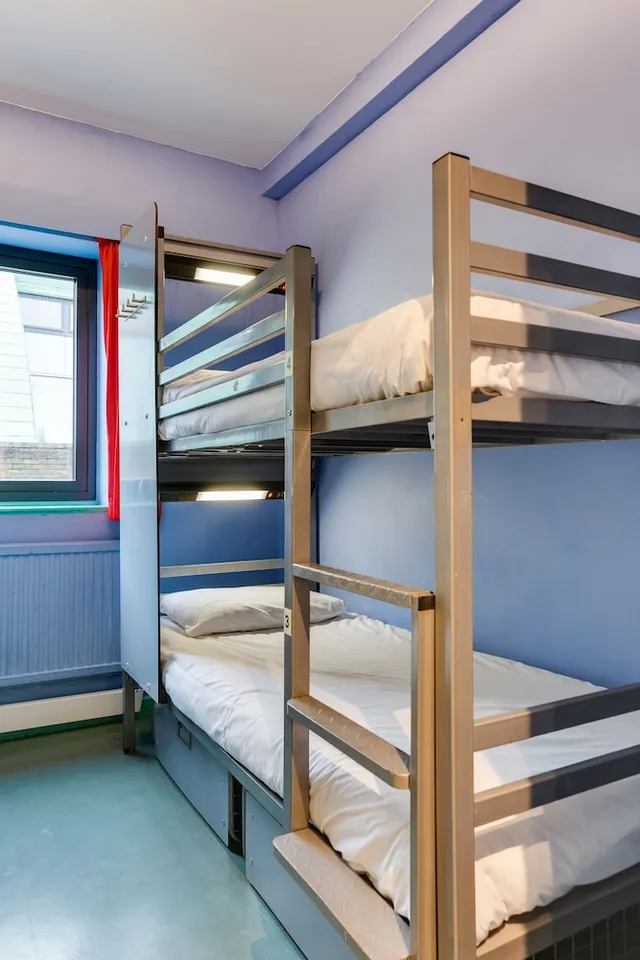 Private, Mixed Dorm, 4 Beds, 4 Bunk Beds, Shared Bathroom، Clink 261 Hostel - Adults Only 3/3