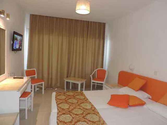 غرفة قياسية بسرير مزدوج بإطلالة على البحر، Corfu 8/9