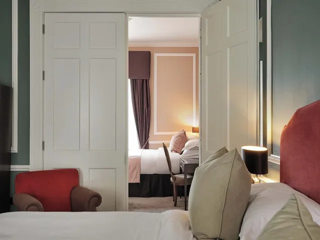 غرفة فاخرة بسرير مزدوج أو سريرين منفصلين، Montagu Place Hotel 1/9