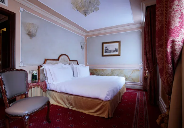 غرفة سوبيريور بسرير مزدوج أو سريرين منفصلين، NH Collection Venezia Grand Hotel Palazzo dei Dogi 3/6
