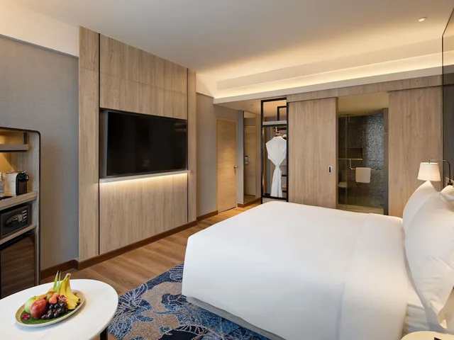 غرفة كلاسيكية بسرير كوين، Movenpick Hotel Jakarta City Centre 3/4