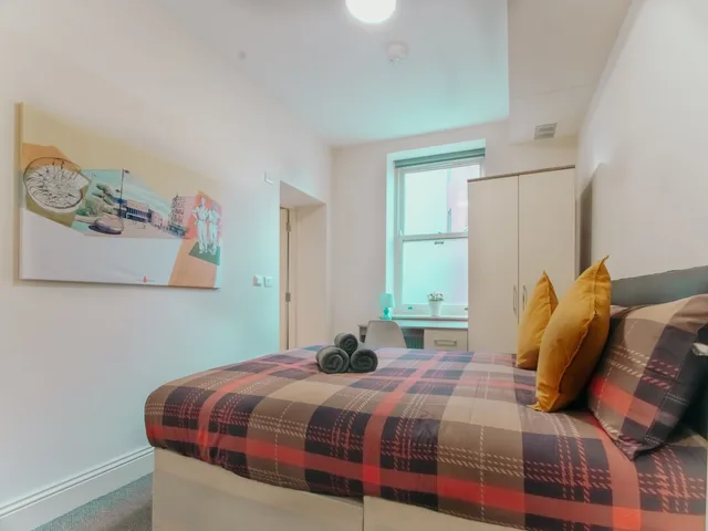 شقة حصرية بسريرين مزدوجين بغرفتي نوم مع أريكة، 16 St James Row 2/3
