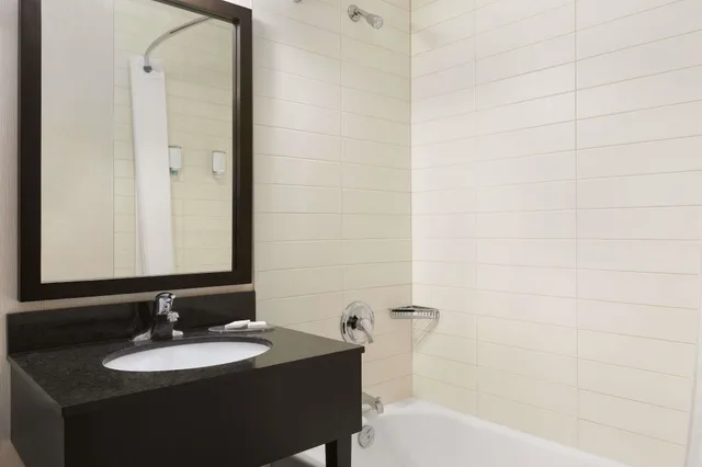 غرفة بسريرين مزدوجين، Travelodge by Wyndham Thunder Bay 9/9