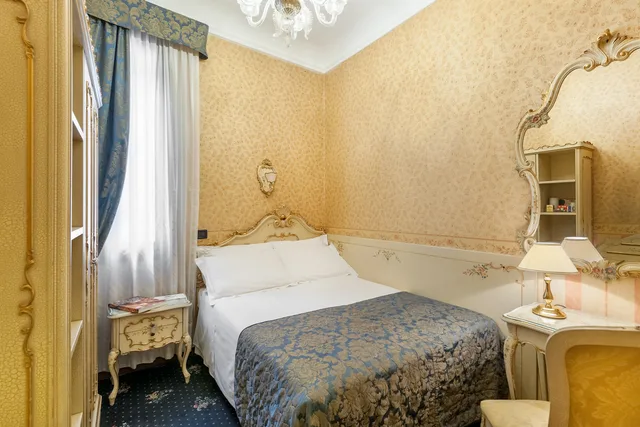 غرفة كلاسيكية مفردة بسرير مزدوج، Hotel Montecarlo 1/3