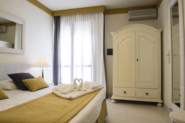 غرفة سوبيريور بسرير مزدوج بإطلالة على البحر بشرفة، PARK HOTEL MARACAIBO 2/3