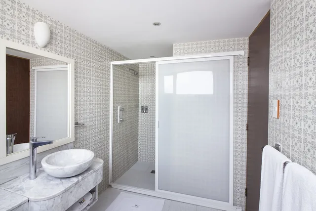 غرفة قياسية بسرير كينج، Hotel MX garibaldi CDMX, Trademark Collection by Wyndham 4/5